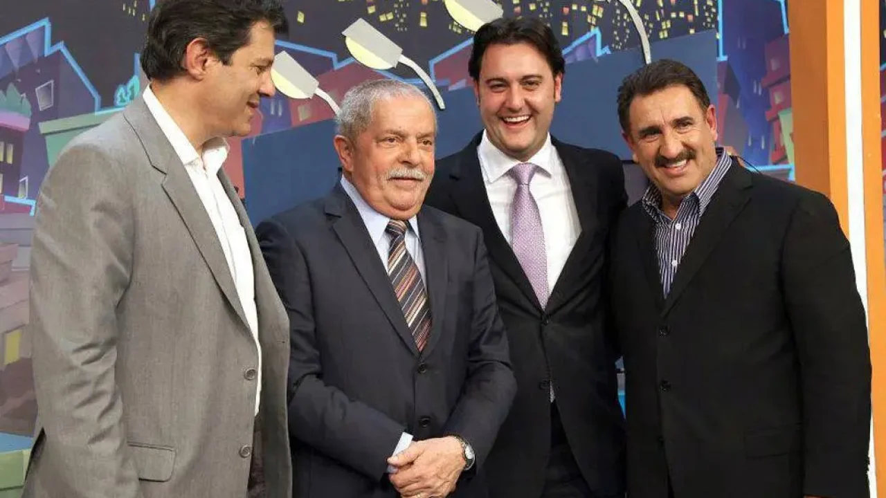 1770946648-ratinho-junior-e-seu-pai-com-lula-e-fernando-haddad-1