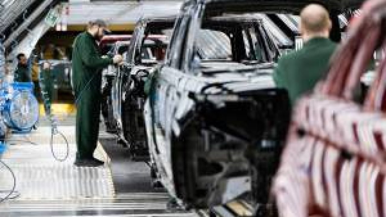 Economia do Reino Unido Enfrenta Risco de Contração