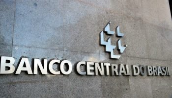 Banco Central mantém taxa Selic em 15% ao ano pela quarta vez consecutiva