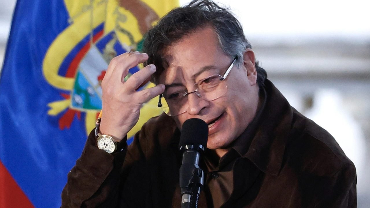 Ex-ministros de Petro são presos por liderar esquema de corrupção