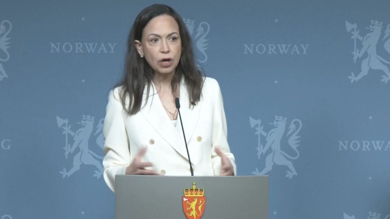 "Venezuela já foi invadida", diz Corina sobre possível intervenção dos EUA