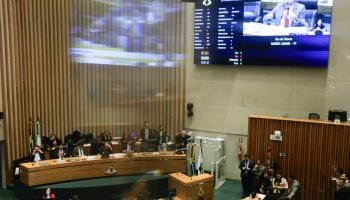 Camara-Legislativa-do-Distrito-Federal-CLDF-aprova-o-projeto-de-Lei-Complementar-que-institui-o-Plano-de-Preservacao-do-Conjunto-Urbanistico-de-Brasilia-PPCUB-metropoles5-scaled-1
