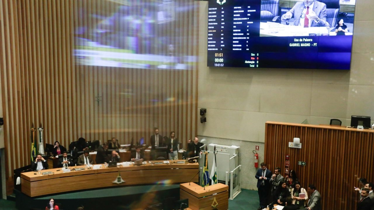 Camara-Legislativa-do-Distrito-Federal-CLDF-aprova-o-projeto-de-Lei-Complementar-que-institui-o-Plano-de-Preservacao-do-Conjunto-Urbanistico-de-Brasilia-PPCUB-metropoles5-scaled-1