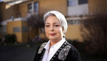 Jeannette Jara Discursa para Mais de 20 Mil Pessoas