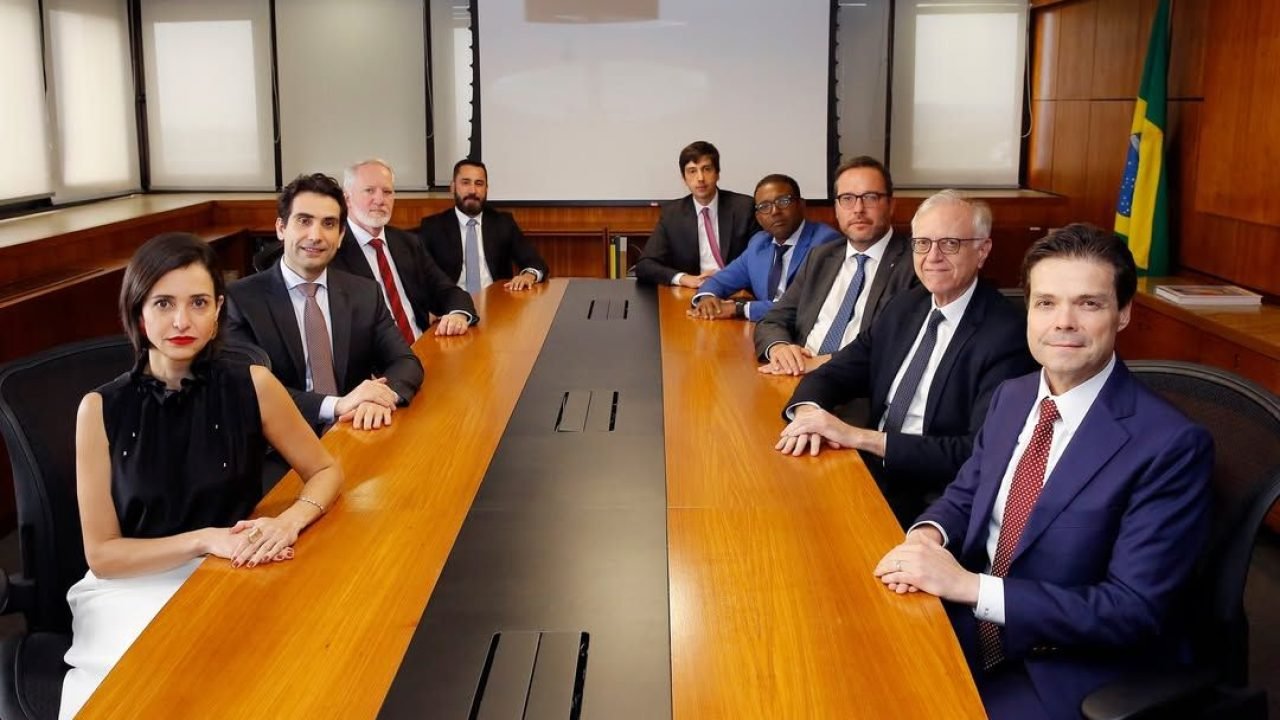 Copom joga 'água fria' na espera por corte em janeiro e cita incertezas à frente