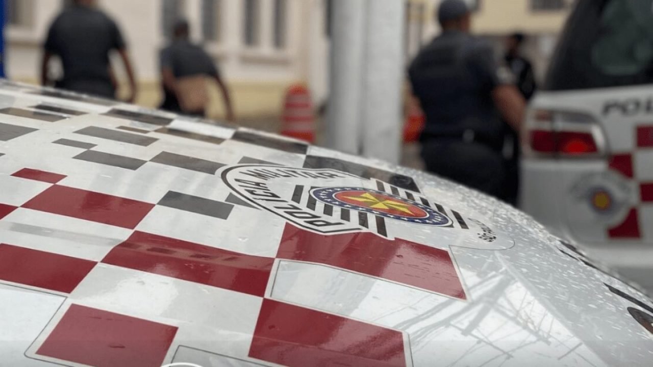 Mulher é morta a facadas por homem dentro de apartamento em Diadema (SP)