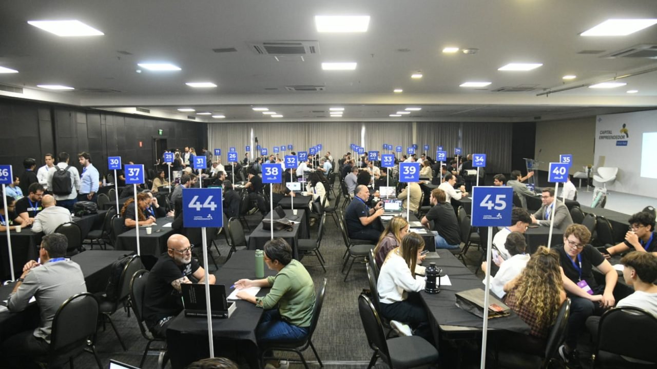 Jovens do Projeto Vitrine Apresentam Inovação no Capital Empreendedor