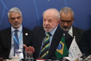 Advogado de Trump sugere medidas dos EUA caso Lula vete dosimetria