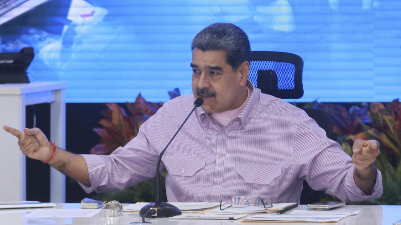 Venezuela afirma ter recebido apoio do Irã para combater pressão militar dos EUA