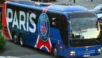 Ônibus do PSG é apedrejado após jogo da Champions League