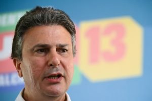 camilo-santana-concede-entrevista-coletiva-a-imprensa-apos-assumir-a-coordenacao-geral-da-campanha-de-reeleicao-do-presidente-luiz-inacio-lula-da-silva-no-segundo-turno-das-eleicoes