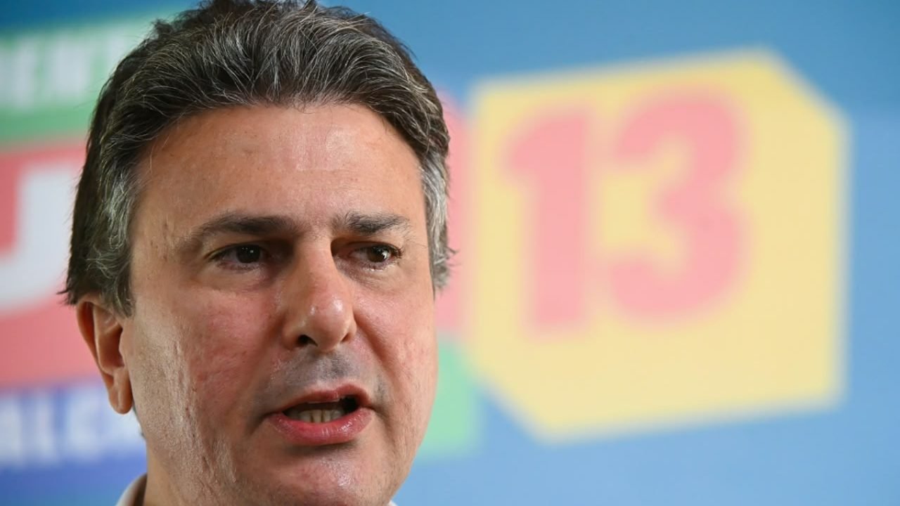 camilo-santana-concede-entrevista-coletiva-a-imprensa-apos-assumir-a-coordenacao-geral-da-campanha-de-reeleicao-do-presidente-luiz-inacio-lula-da-silva-no-segundo-turno-das-eleicoes