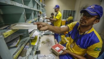 Governo Lula publica decreto que abre caminho para socorro aos Correios