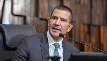 douglas-ruas-alerj-fala