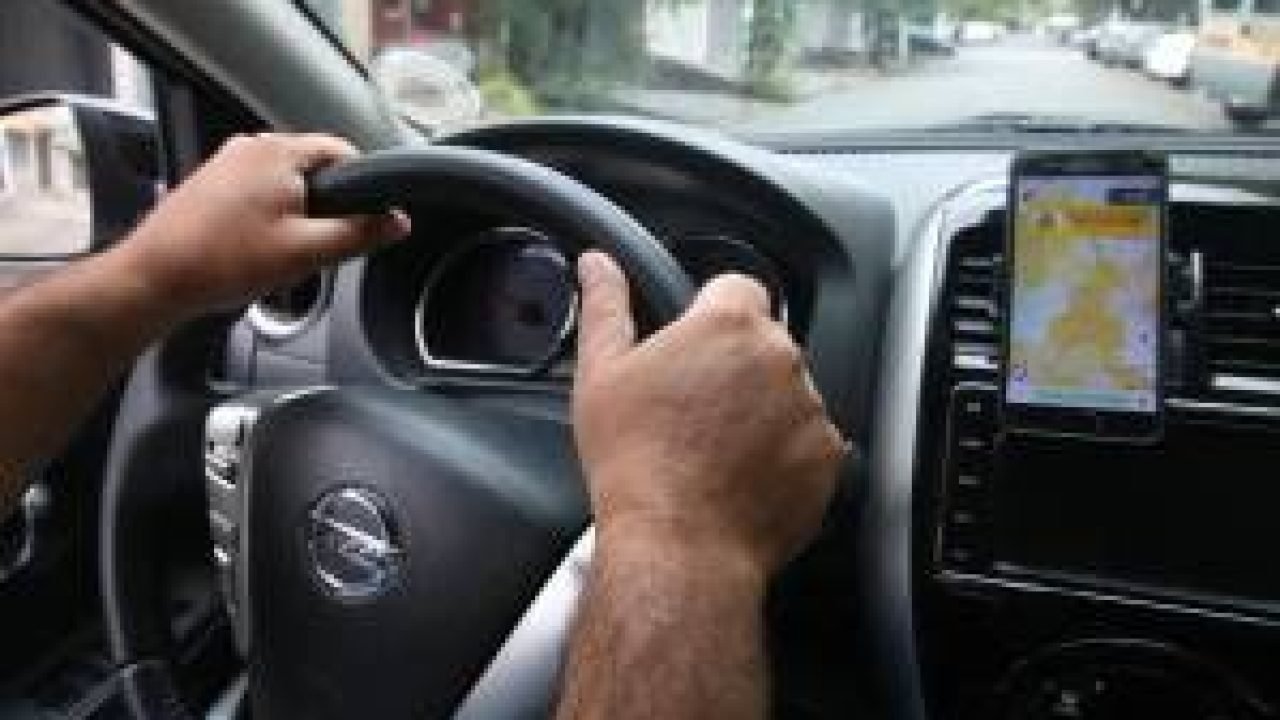 Prefeitura de SP Notifica Uber e 99 por Preços Abusivos