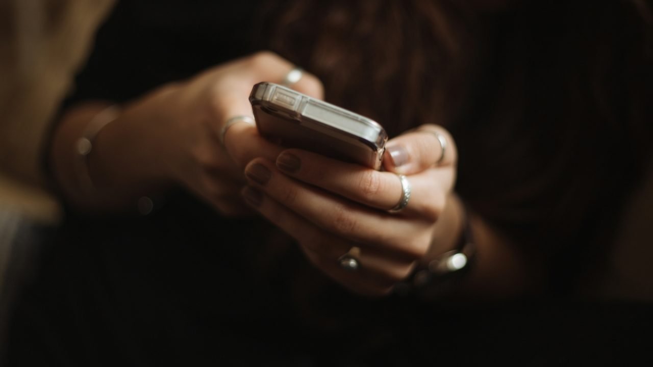priscilla-du-preez-bjhuu6bpuza-unsplash