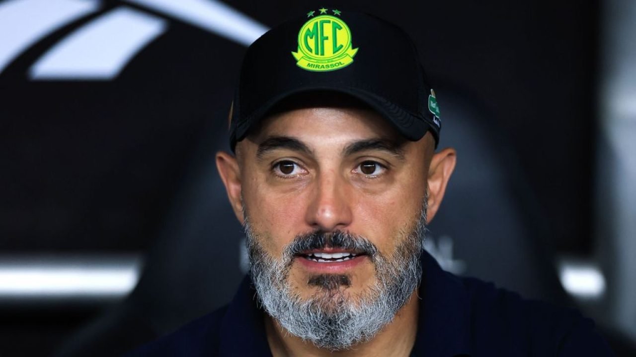 Botafogo Negocia com Martín Anselmi