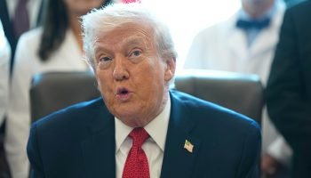 Trump assina decreto para reclassificar a maconha