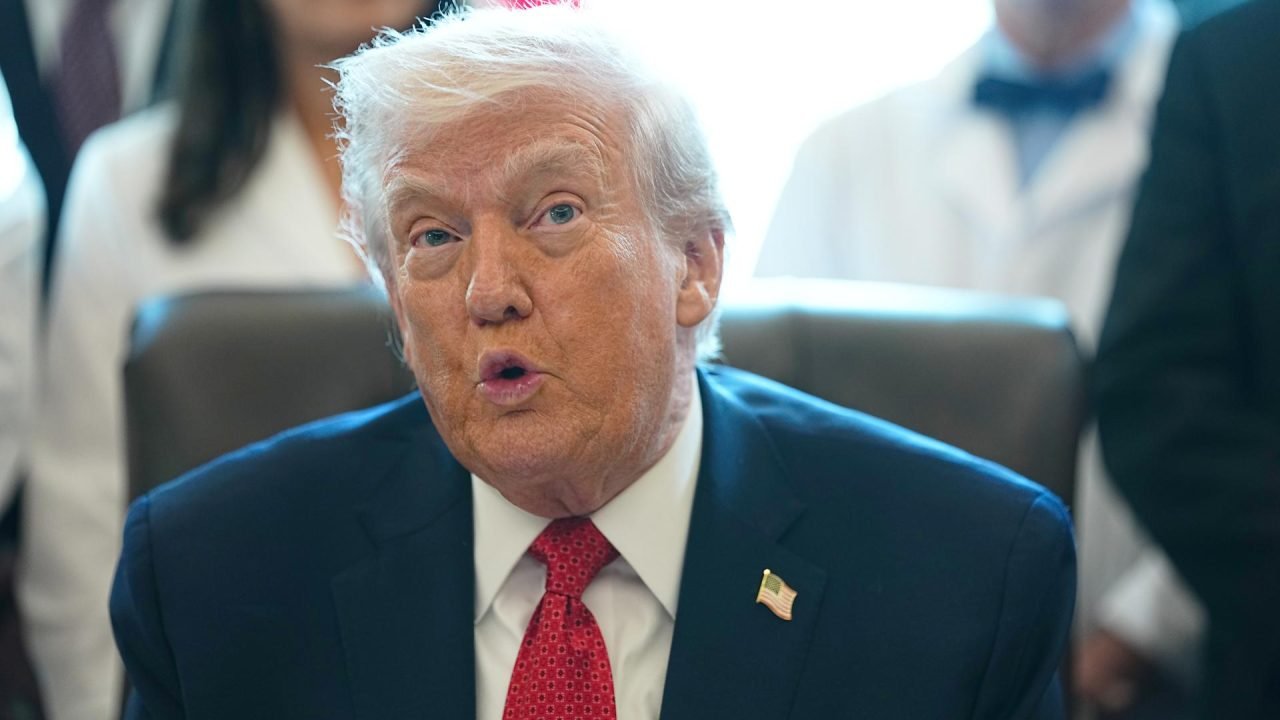 Trump assina decreto para reclassificar a maconha