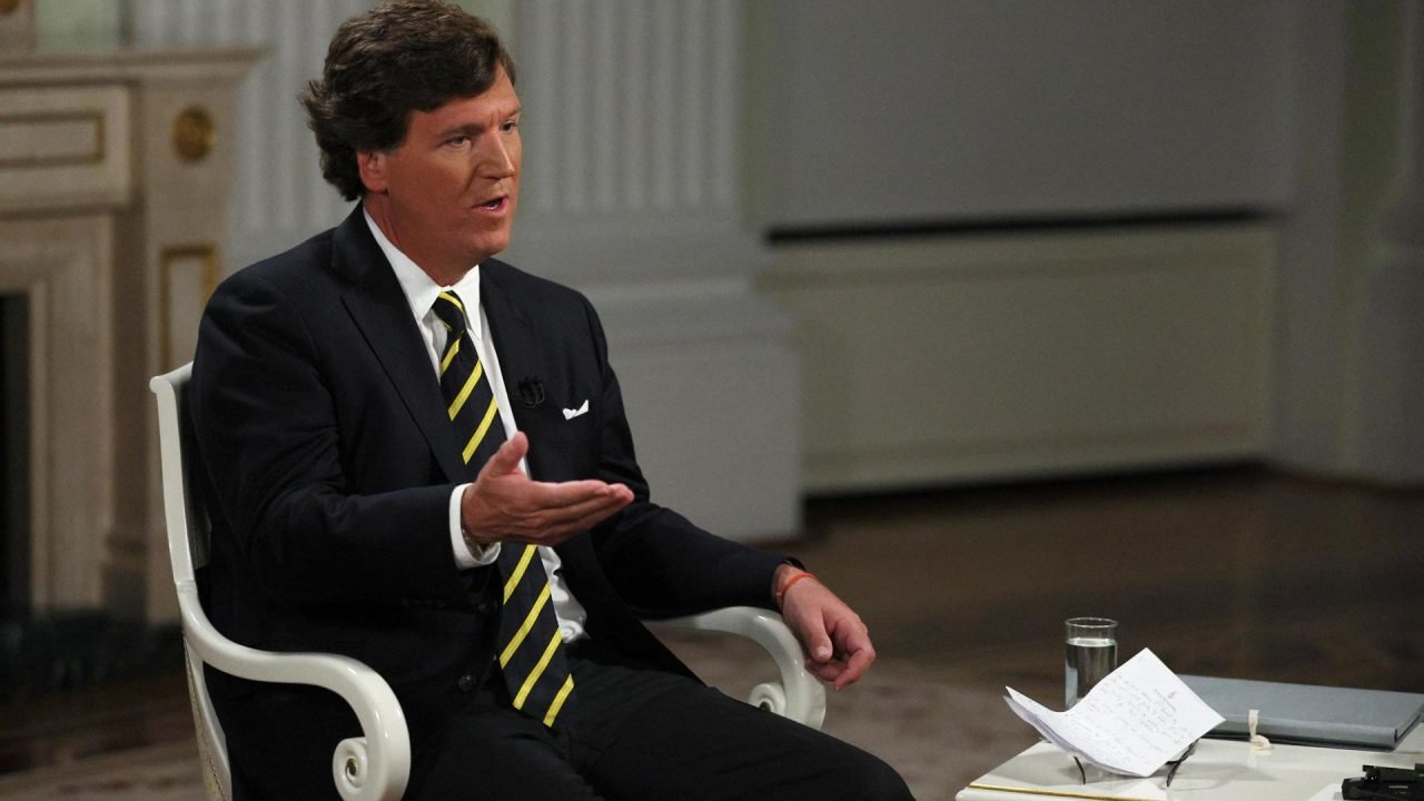 Tucker Carlson afirma que Trump pode anunciar guerra contra a Venezuela